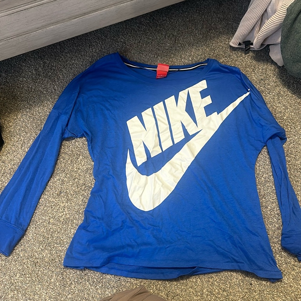 Long sleeve Nike tshirt